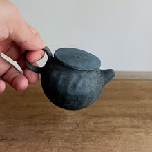 Charger l'image dans la galerie, 栁川晶子 Y22 茶壺B