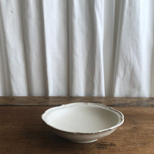 画像をギャラリービューアに読み込む, 石岡信之 44 白稜花5寸鉢