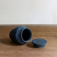 Charger l'image dans la galerie, 栁川晶子 Y31  茶筒
