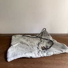 Charger l'image dans la galerie, 曖昧 A03  茶器包B
