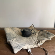 Charger l'image dans la galerie, 曖昧 A03  茶器包D
