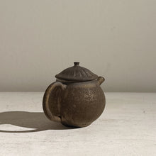 Charger l'image dans la galerie, 加藤かずみ K034 茶壺（錆NK)
