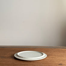 画像をギャラリービューアに読み込む, 船串篤司 F11 plate  白
